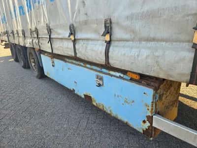 2004 GS 3-Axle Curtainsider Semi-Trailer - SAF Axles - Disc Brakes - Air Suspension - 435/50 R19.5 - 39 Ton — photo 14 of 18
