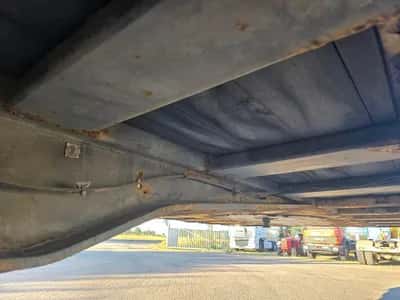 2004 GS 3-Axle Curtainsider Semi-Trailer - SAF Axles - Disc Brakes - Air Suspension - 435/50 R19.5 - 39 Ton — photo 13 of 18