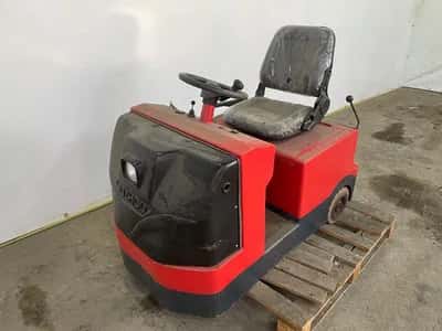 2010 UZHOU Electric Tow Tractor – Tow Tractor – Electric Tractor – Industry & Logistics — photo 2 of 5