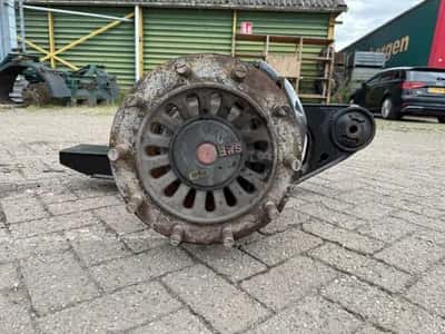 SAFBI9-22S Axle - Disc Brakes - Semi-Trailer Axle - Air Suspension - 9 Ton — photo 4 of 10