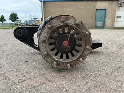 SAFBI9-22S Axle - Disc Brakes - Semi-Trailer Axle - Air Suspension - 9 Ton — photo 6 of 10