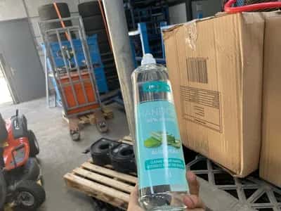 Viraqur Hand Gel - 65% alcohol - Aloe vera - Disinfectant - 1 Litre Bottles - 12 per box — photo 3 of 12