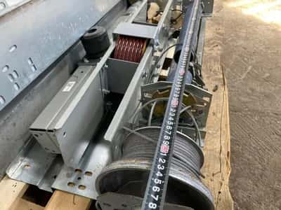 2015 ThyssenKrupp gearless lift machine (PMC145M202) - Warner electromagnetic brake Speed governor (speed governor SG-200) - Complete door operator/roller — photo 12 of 20