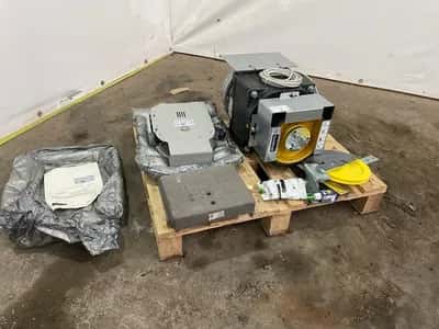 2015 ThyssenKrupp gearless lift machine (PMC145M202) - Warner electromagnetic brake Speed governor (speed governor SG-200) - Complete door operator/roller — photo 14 of 20