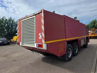1993 Renault VMA 105 AA Sides Renault VMA 105 AA airport fire engine 6x6 – Mack EE9-530 – 10.000 liter water tank - Firefighting Vehicle — photo 4 of 20