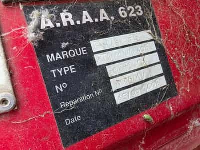 1993 Renault VMA 105 AA Sides Renault VMA 105 AA airport fire engine 6x6 – Mack EE9-530 – 10.000 liter water tank - Firefighting Vehicle — photo 11 of 20