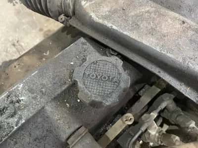 Toyota 4-cylinder Diesel Engine Complete - Manual Gearbox - Rear Axle - Zexel Injection Pump — photo 6 of 13