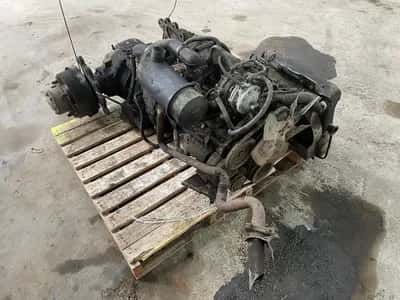 Toyota 4-cylinder petrol engine - Impco LPG System - Gearbox - Radiator - Exhaust - Rear Axle - Propshaft Flange — photo 4 of 12