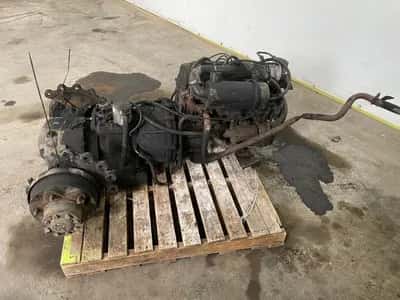 Toyota 4-cylinder petrol engine - Impco LPG System - Gearbox - Radiator - Exhaust - Rear Axle - Propshaft Flange — photo 5 of 12