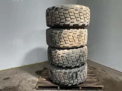 Michelin 525/65 R20.5 Tyre – Industrial Tyre – Heavy Duty — photo 1 of 5