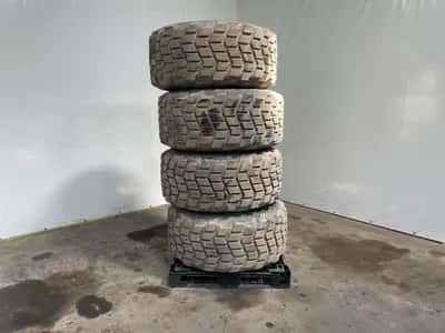 Michelin 525/65 R20.5 Tyre – Industrial Tyre – Heavy Duty — photo 1 of 5