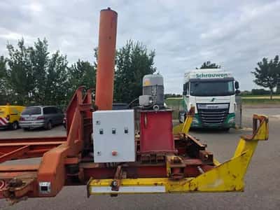 1990 Format 3-Axle Container Chassis - SAF Axles - Drum Brakes - Air Suspension - Twistlock - 20 ft - 30 ft — photo 10 of 15