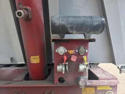 2010 Benalu 3-Axle Tipper - SMB Axles - Drum Brakes - Leaf Springs — photo 12 of 18