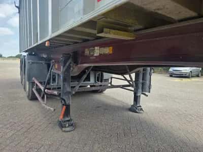 2010 Benalu 3-Axle Tipper - SMB Axles - Drum Brakes - Leaf Springs — photo 13 of 18