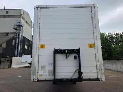 2003 Kögel BPW - Drum 3-Axle Box Semi-Trailer - BPW Axles - Drum Brakes - Air Suspension — photo 2 of 20