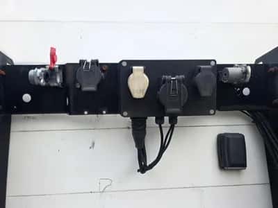 2003 Kögel BPW - Drum 3-Axle Box Semi-Trailer - BPW Axles - Drum Brakes - Air Suspension — photo 10 of 20