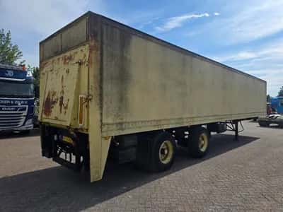 1984 Pacton SAF - Drum 2-Axle Box Semi-Trailer - SAF Axles - Drum Brakes - Air Suspension - Tail Lift - 10 Bolts — photo 5 of 16