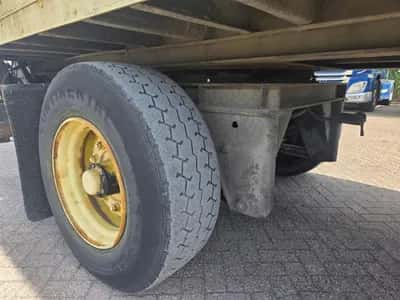 1984 Pacton SAF - Drum 2-Axle Box Semi-Trailer - SAF Axles - Drum Brakes - Air Suspension - Tail Lift - 10 Bolts — photo 16 of 16