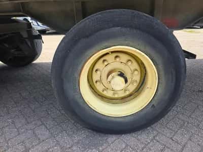 1984 Pacton SAF - Drum 2-Axle Box Semi-Trailer - SAF Axles - Drum Brakes - Air Suspension - Tail Lift - 10 Bolts — photo 15 of 16