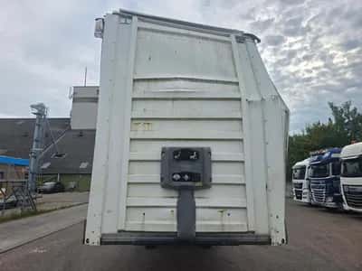 Fruehauf SAF - Disc 3-Axle Semi-Trailer - SAF Axles - Disc Brakes - Air Suspension - 2019 — photo 2 of 18