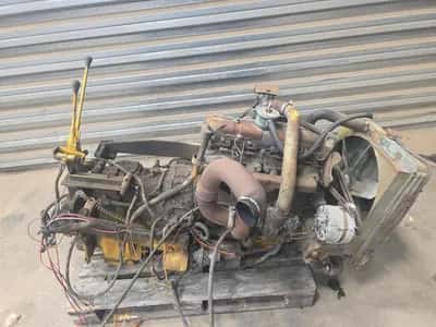 Stanadyne L9 DB2-4853 4-cylinder turbodiesel Engine with transmission – complete driveline – radiator – mechanical injection — photo 1 of 8