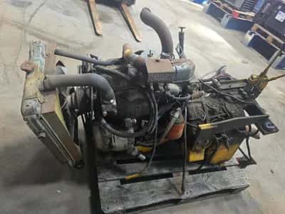 Stanadyne L9 DB2-4853 4-cylinder turbodiesel Engine with transmission – complete driveline – radiator – mechanical injection — photo 5 of 8