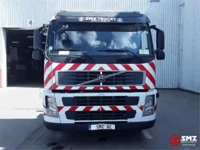 2009 Volvo FM Dropside — photo 2 of 5