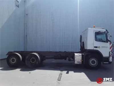 2009 Volvo FM Dropside — photo 4 of 5