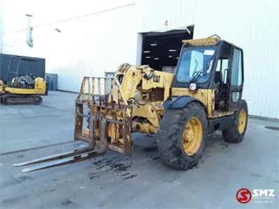 2000 Caterpillar TH 62 Aerial Work Platform — photo 3 of 5