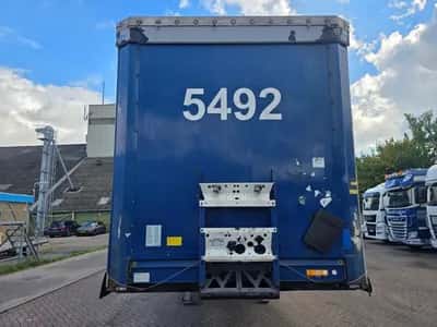 Krone SAF - Disc 3-Axle Curtainsider Semi-Trailer - SAF Axles - Disc Brakes - Air Suspension - Toolbox - 39 Ton - 2015 - Coil — photo 2 of 20