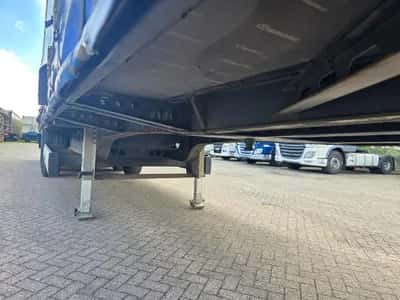 Krone SAF - Disc 3-Axle Curtainsider Semi-Trailer - SAF Axles - Disc Brakes - Air Suspension - Toolbox - 39 Ton - 2015 - Coil — photo 16 of 20