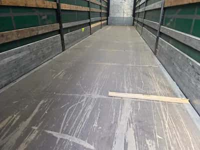 Schmitz Cargobull SCB - Disc 3-Axle Semi-Trailer - Disc Brakes - Air Suspension - Aluminium Side Boards - 2012 — photo 11 of 20