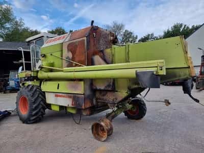 1989 Claas Dominator 68S combine harvester – reliable combine – 6 straw walkers – 3200L tank - 1990 — photo 6 of 20