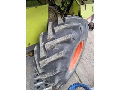 1989 Claas Dominator 68S combine harvester – reliable combine – 6 straw walkers – 3200L tank - 1990 — photo 8 of 20