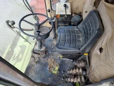 1989 Claas Dominator 68S combine harvester – reliable combine – 6 straw walkers – 3200L tank - 1990 — photo 12 of 20