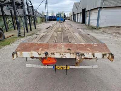 2000 Fruehauf 2-Axle Flatbed Semi-Trailer - Twin Tyres - ROR Axles - Drum Brakes - Leaf Springs - 315/80 R22.5 Tyres - 36 Ton — photo 7 of 15