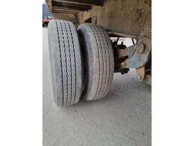 2000 Fruehauf 2-Axle Flatbed Semi-Trailer - Twin Tyres - ROR Axles - Drum Brakes - Leaf Springs - 315/80 R22.5 Tyres - 36 Ton — photo 12 of 15