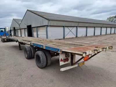 2000 Fruehauf 2-Axle Flatbed Semi-Trailer - Twin Tyres - ROR Axles - Drum Brakes - Leaf Springs - 315/80 R22.5 Tyres - 36 Ton — photo 9 of 15