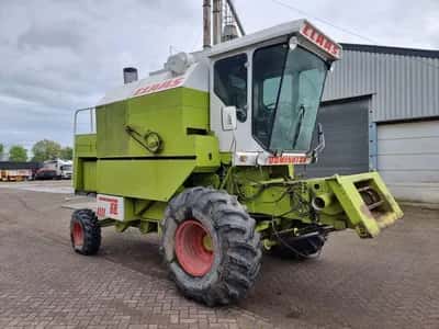 Claas Dominator 68S combine harvester – reliable combine – 6 straw walkers – 3200L tank - 1990 — photo 3 of 20