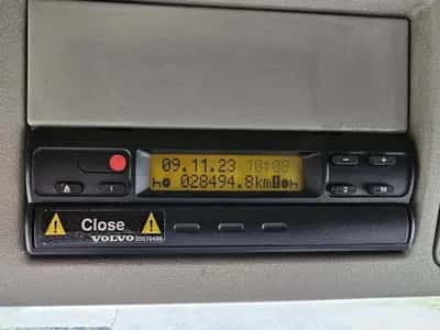 Volvo FM 12.480 8x4 2005 – 480 HP – Hydraulics – Flatbed Body — photo 14 of 20