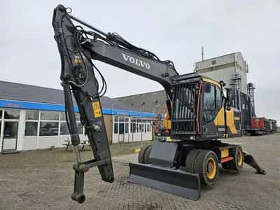 2016 Volvo EW160E Mobile Excavator 16 Ton Wheeled Excavator — photo 3 of 20