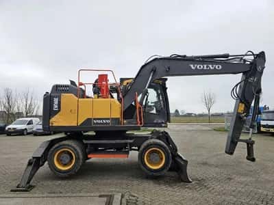 2016 Volvo EW160E Mobile Excavator 16 Ton Wheeled Excavator — photo 8 of 20