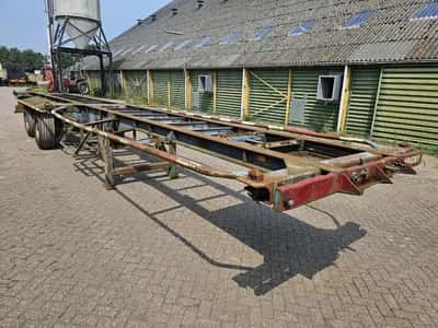1990 Fruehauf 2 2-Axle Container Chassis – SMB Axles – Drum Brakes – Air Suspension – Skeletal Trailer - 40FT - 20FT — photo 3 of 10