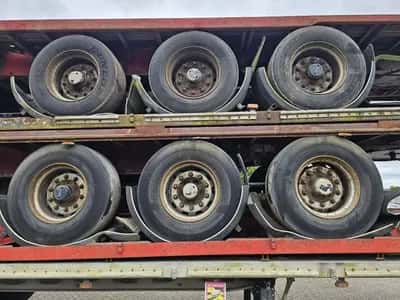 2005 Fruehauf SMB Stack of 5 - Fruehauf SMB Flatbed Semi-Trailer – 3 Axles – Air Suspension – 28 Ton Payload – Ready for Export — photo 10 of 16