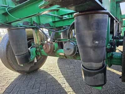 2003 Renders BPW Container Chassis 2000 – 3 Axles – 29 Ton Payload – Drum Brakes – Air Suspension — photo 10 of 11