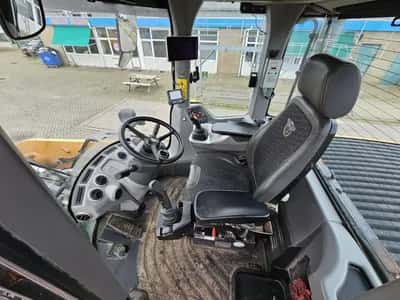 2019 Case 821G wheel loader – 230 HP – shovel - 4x4 — photo 9 of 20