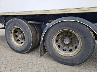 Fruehauf DISC Box Semi-Trailer 2005 – 2 Axles – BPW – Drum Brakes – Air Suspension – Box Trailer — photo 10 of 15