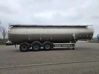 1997 Magyar Stainless Steel Tank Semi-Trailer – 3 Axles – Air Suspension – Tank Trailer – Stainless Steel — photo 3 of 15