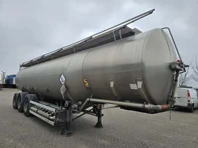1997 Magyar Stainless Steel Tank Semi-Trailer – 3 Axles – Air Suspension – Tank Trailer – Stainless Steel — photo 2 of 15