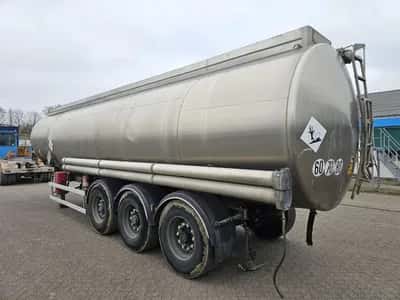 1997 Magyar Stainless Steel Tank Semi-Trailer – 3 Axles – Air Suspension – Tank Trailer – Stainless Steel — photo 6 of 15